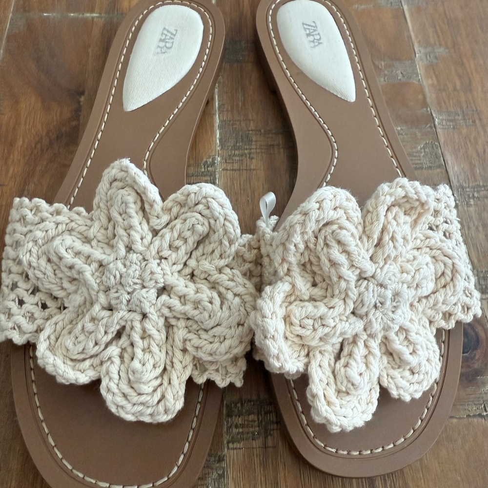 Zara Beige Crochet Floral Sandals
